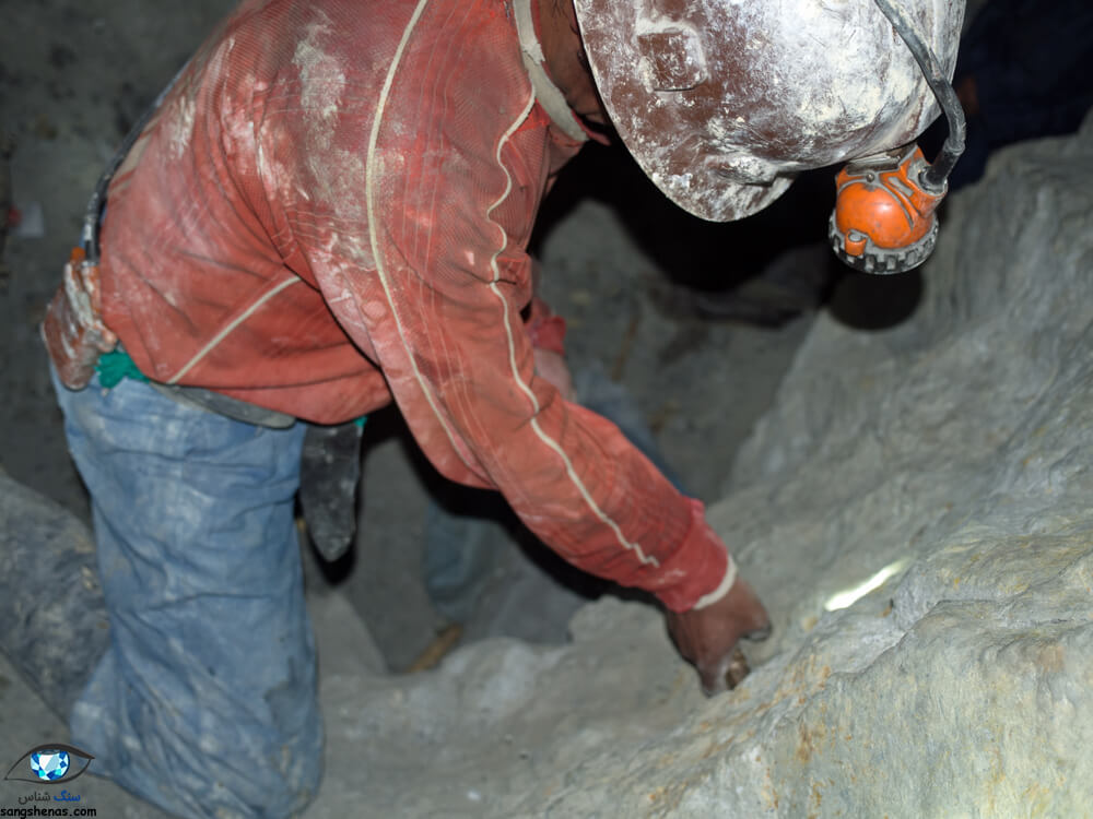 معدن سنگ آمترین آناهی (Anahi) بولیوی