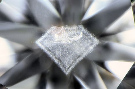 ابری به شکل الماس درون الماس طبیعی