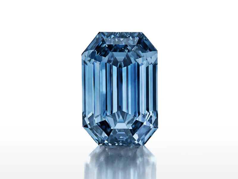 بزرگترین الماس آبی حراج گذاشته شده تا کنون