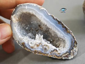 ژئود با کلسیت دندان سگی و حاشیه عقیق