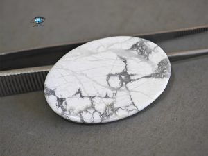 سنگ هولیت بیضی درشت 8.7 گرم - تصویر 3