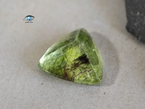 زبرجد سه گوش طبیعی 9.2 قیراط - تصویر 3