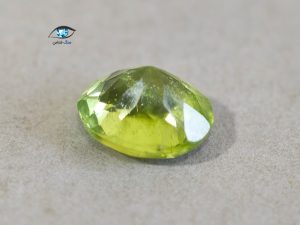 نگین زبرجد سبز بیضی 1.8 قیراط - تصویر 3
