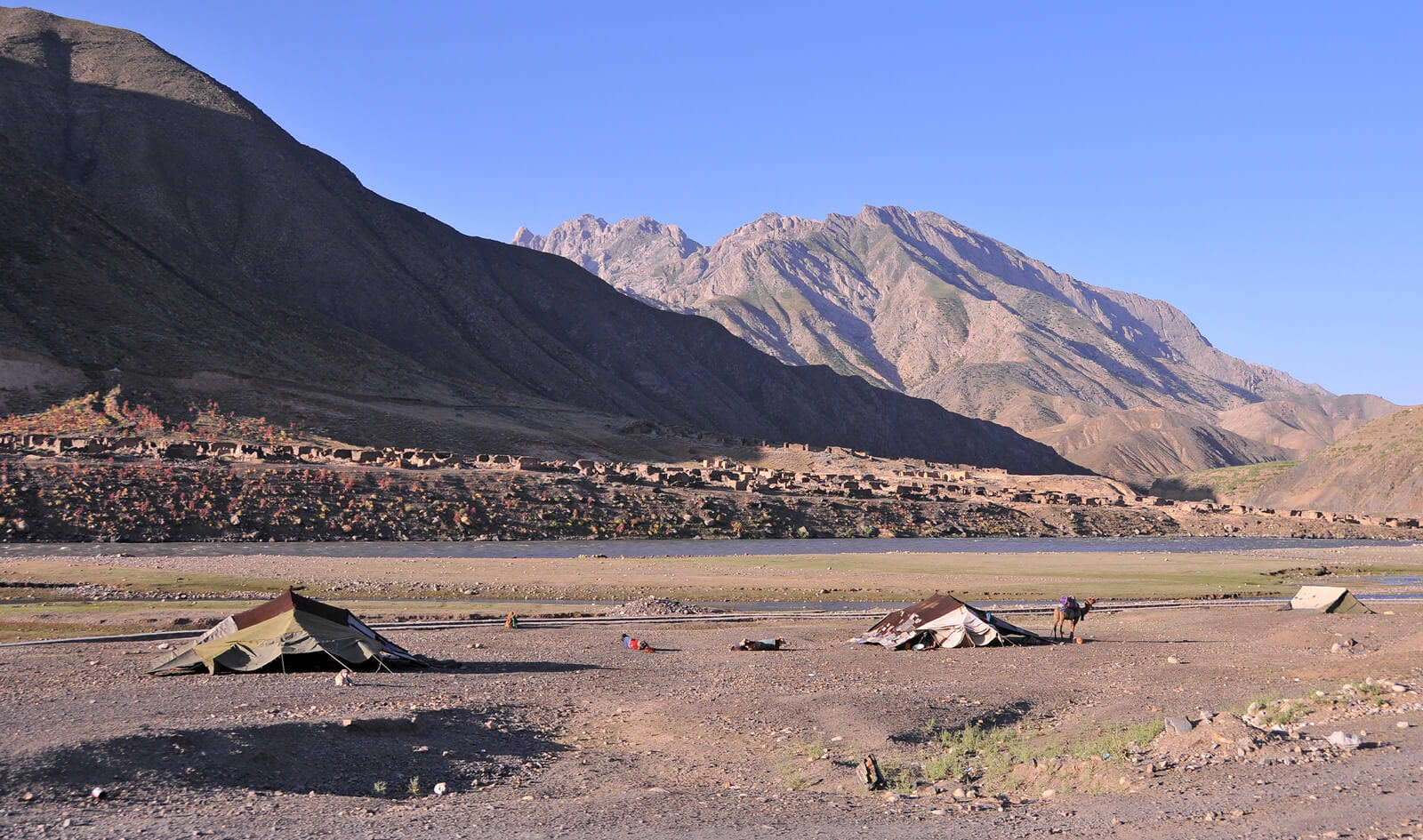 اردوگاه کوچنشینان در ورودی دره پنجشیر افغانستان
